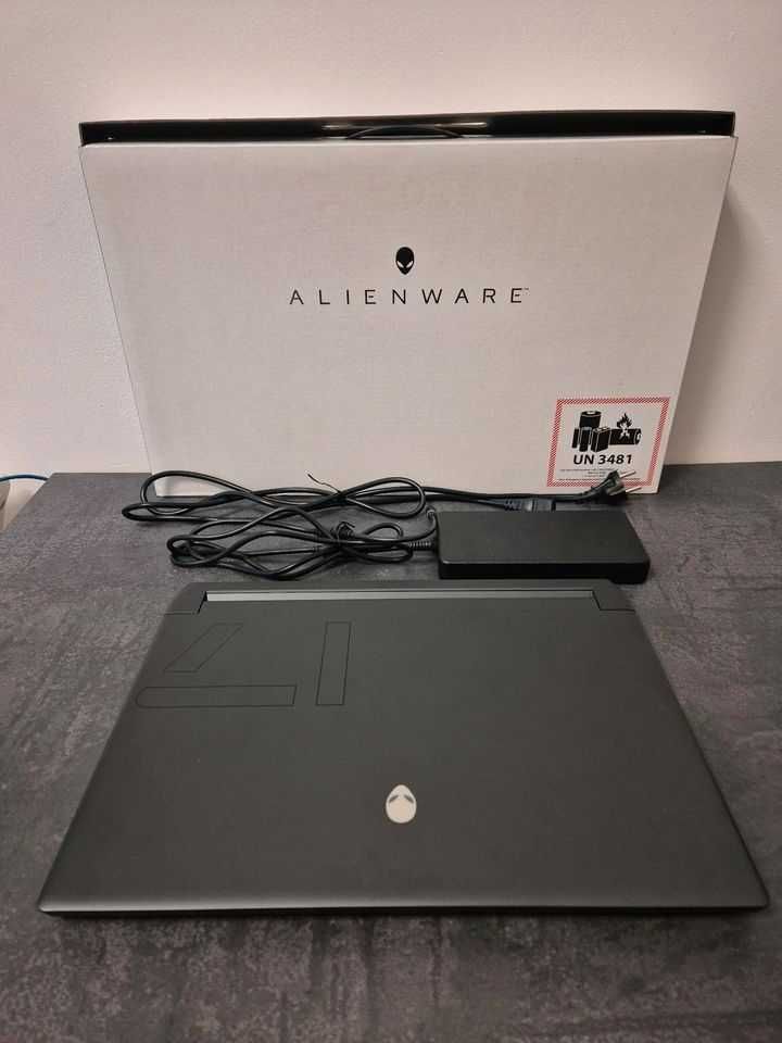 Alienware m17 R5 Ryzen 7 6800H - RTX 3070ti 2K 17.3 1TB