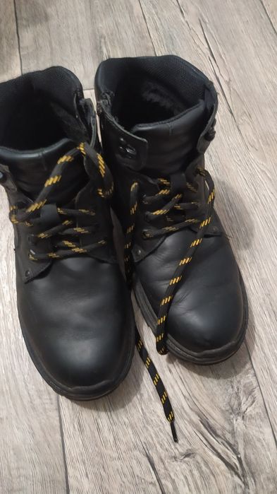 Продам ботинки мужские