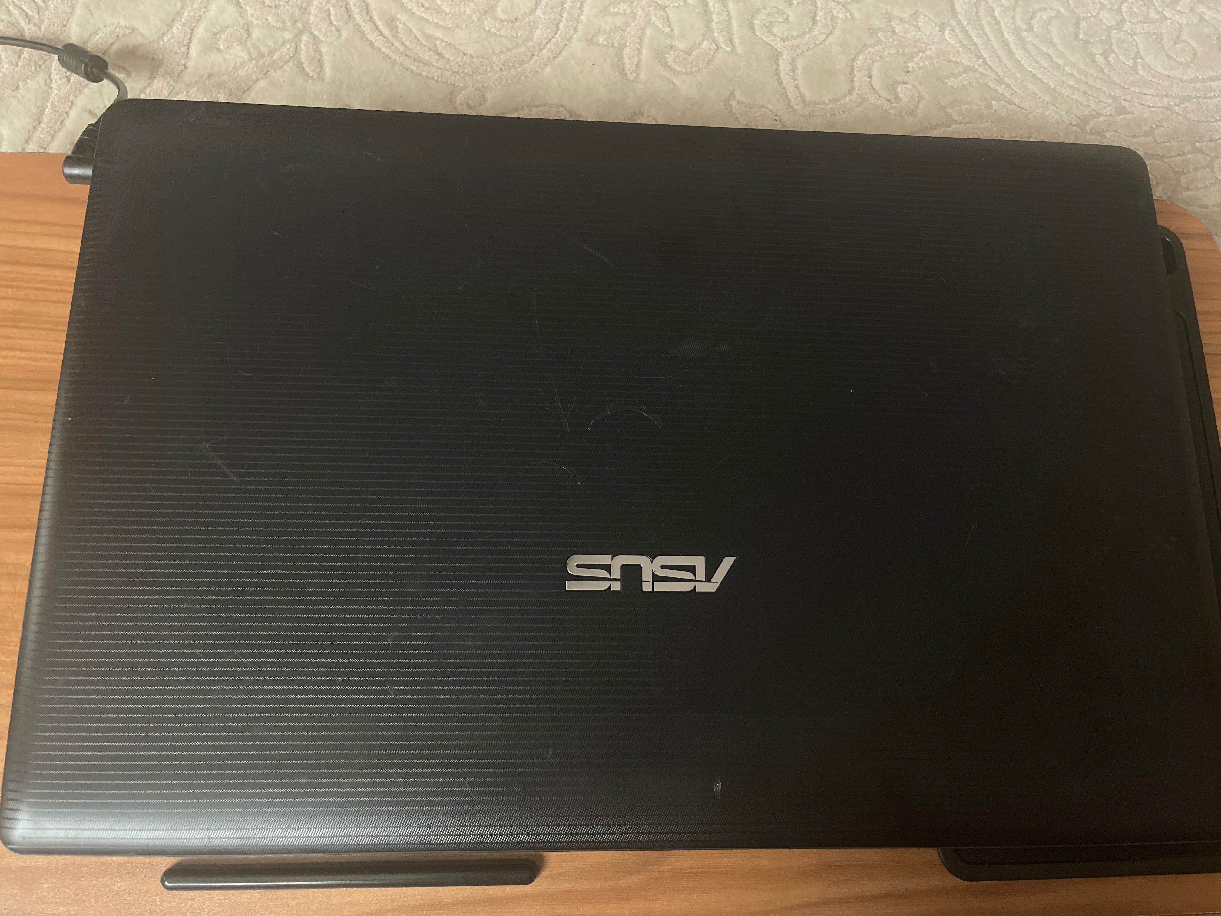 Ноутбук Asus X75A, діагональ 17,3''