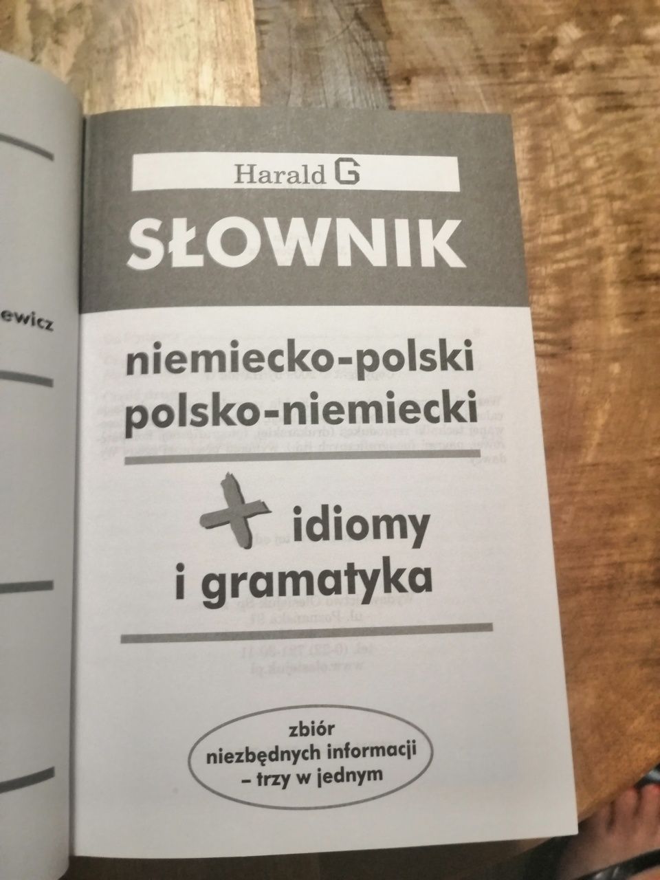 Szkolny słownik niemiecko - pol, pol - niemiecki. Idiomy i gramatyka