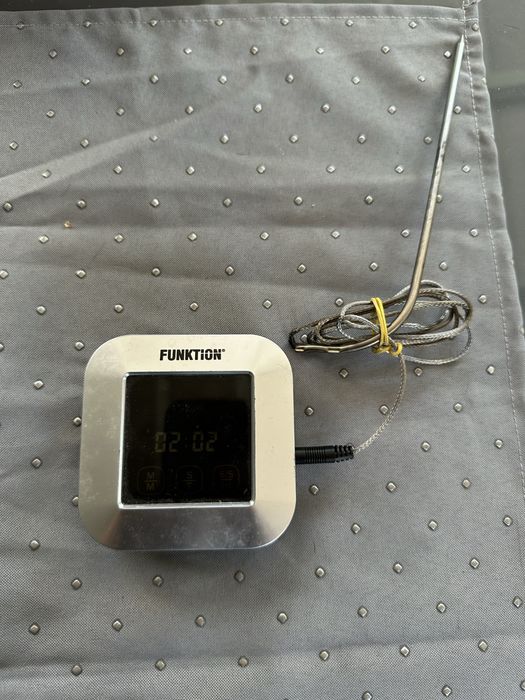 Termometr do pieczenia z czujnikiem czasu i stopniem wysmażenia mięsa