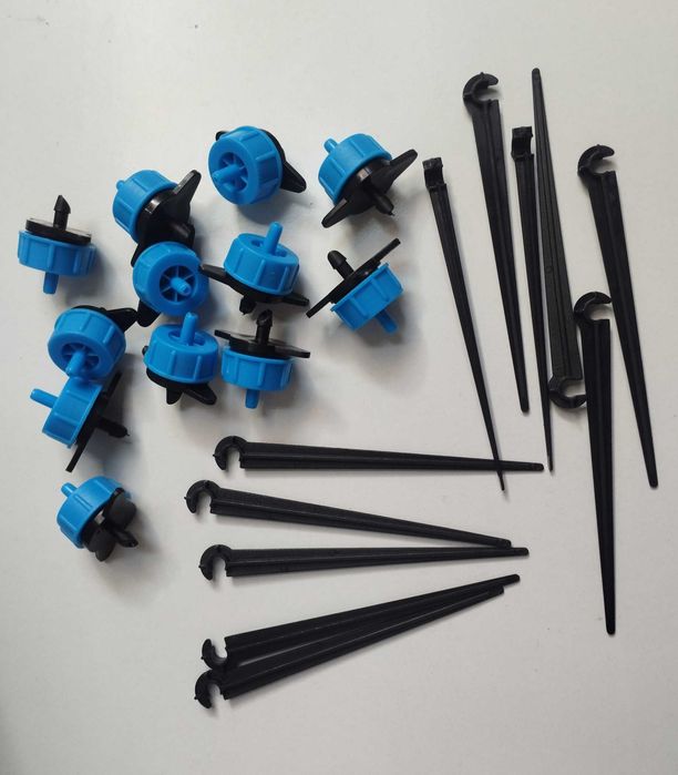 Pequeno sistema de rega automática com painel solar