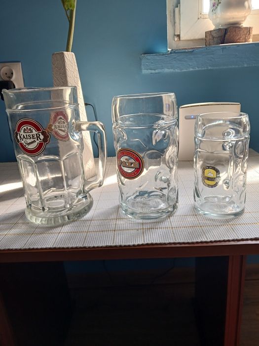 Sprzedam kufle do piwa i dzbanek lata 70