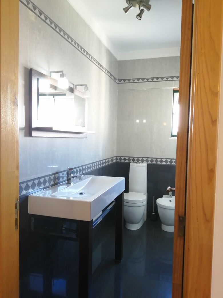Quarto com WC privativo, para rapariga estudante