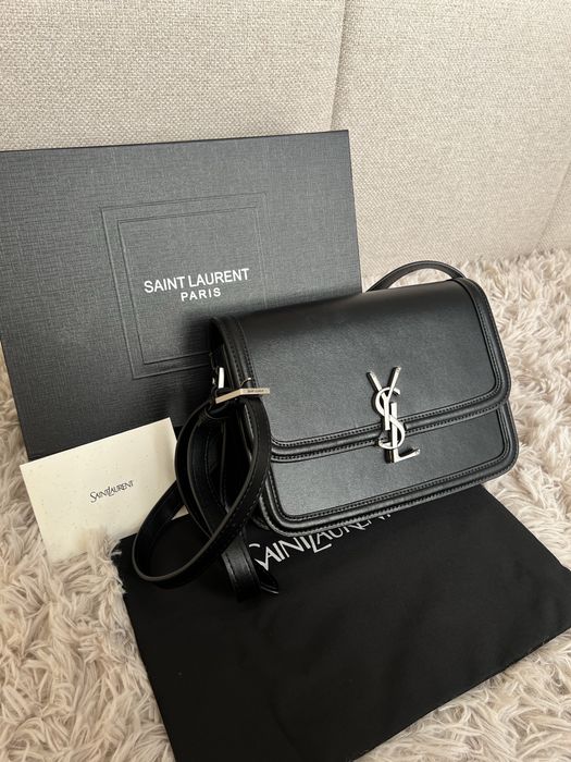 Na prezebt czarna torebka trendowa