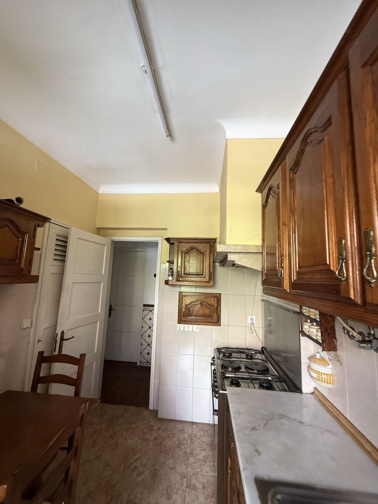 QUARTO amplo 2 camas casaln c/s filho em Olival Basto