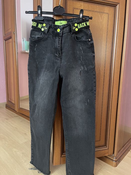 Джинсові штани на дівчинку