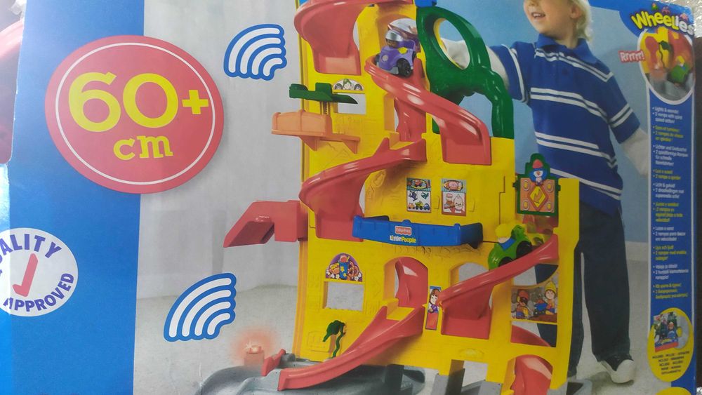 Brinquedo da Fisher Price Little People Wheelies Stand ‘n Play Rampway