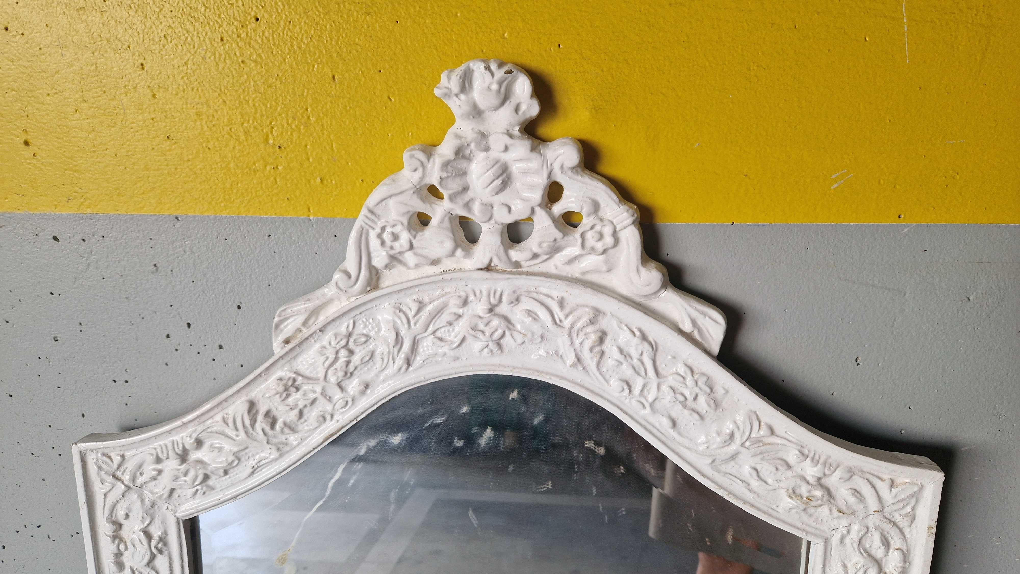 Espelho vintage, moldura de madeira