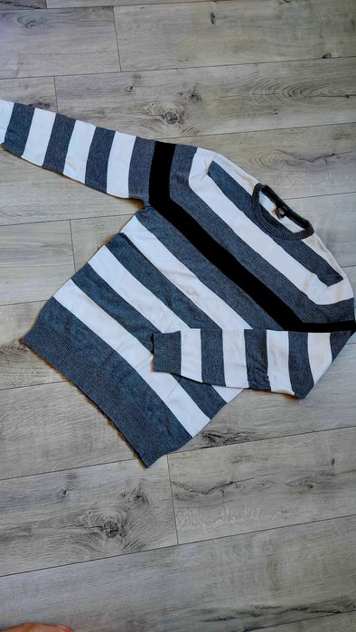 Sweter w paski hause