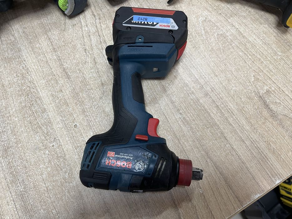 Bosch GDX 18V-200 / акумуляторний гайковерт-імпакт Бош