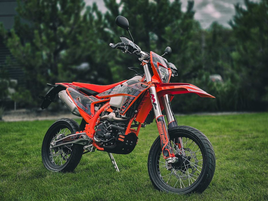 Мотоцикл STN V8 Motard, офіційно в АртМото Київ правий берег!!!