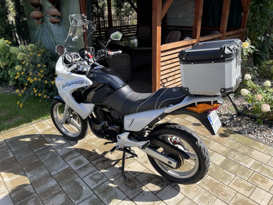 Honda Varadero 125 XL 125/500 kat B/A1 profesjonalnie zbudowany
