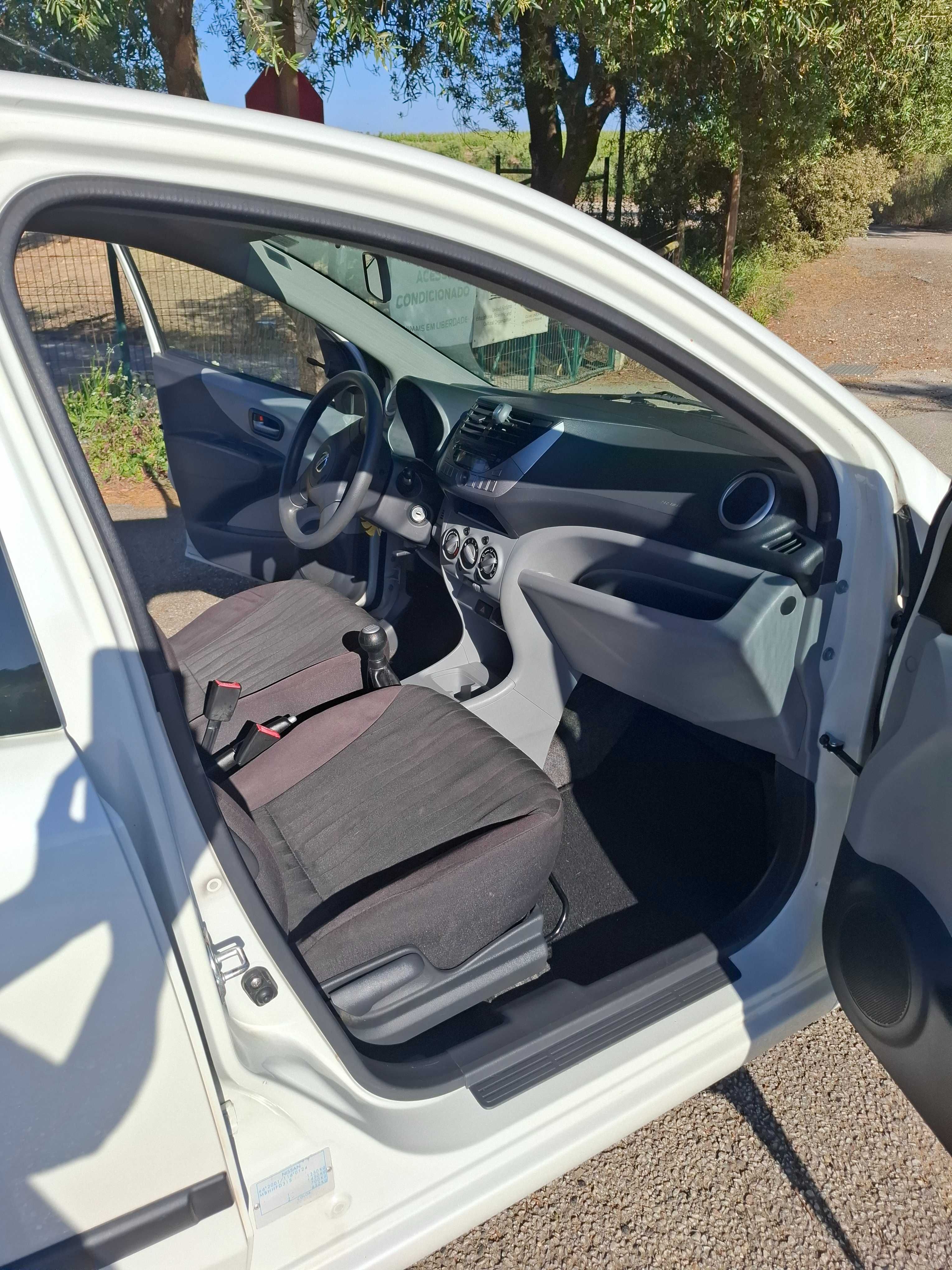 Vendo Nissan Pixo janeiro 2011 com 93000 km