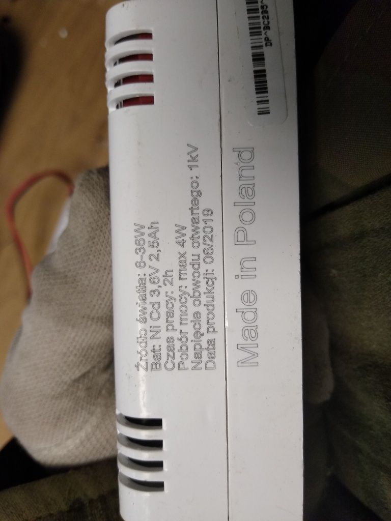 Moduł zasilania awaryjnego z pakietem akumulatorow