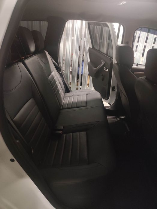 Dacia Duster 4WD Laureate 4x4 1.5 dCi skóra nawigacja serwisowany ENG