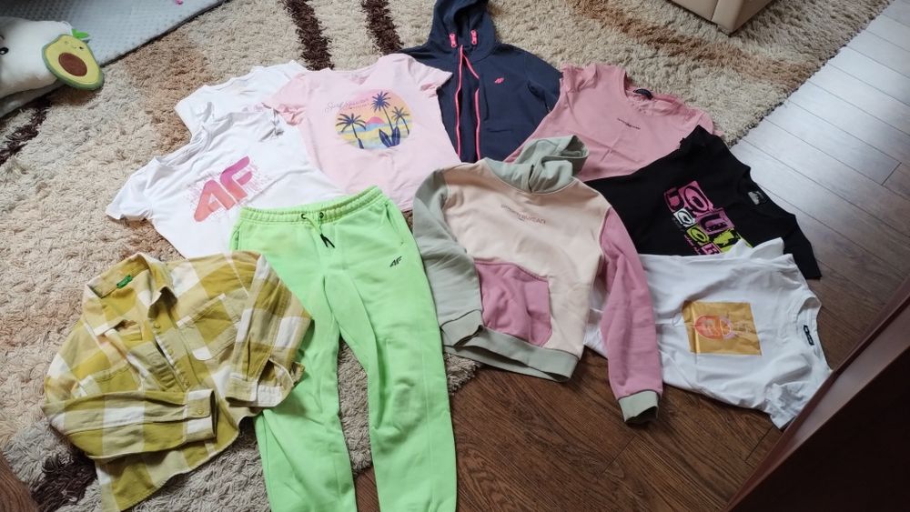 Bluza 4f. Zestaw ubrań dla dziewczynki 152