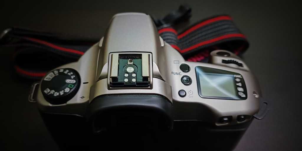 Пленочная камера Canon EOS 3000N