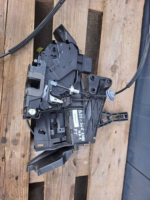 Zamek drzwi PRAWY TYŁ Ford Kuga Mk1 8V4A-S26412-EA