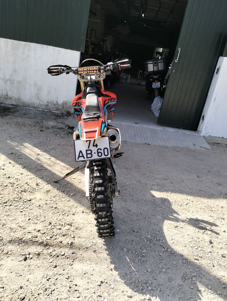 CRF 250x matrículada