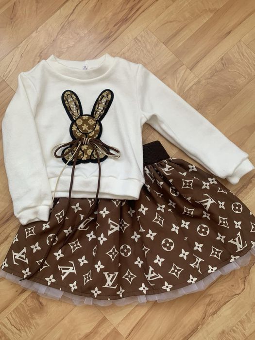 Костюм святковий для дівчинки