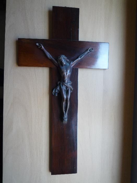 Cruz em Pau-Santo com Cristo em Bronze
