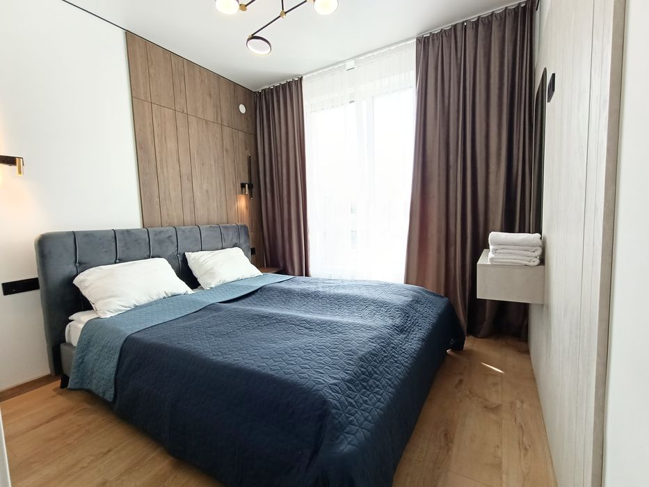 Просторі Двокімнатні апартаменти в центрі. Срібний дім Люкс. Вільна