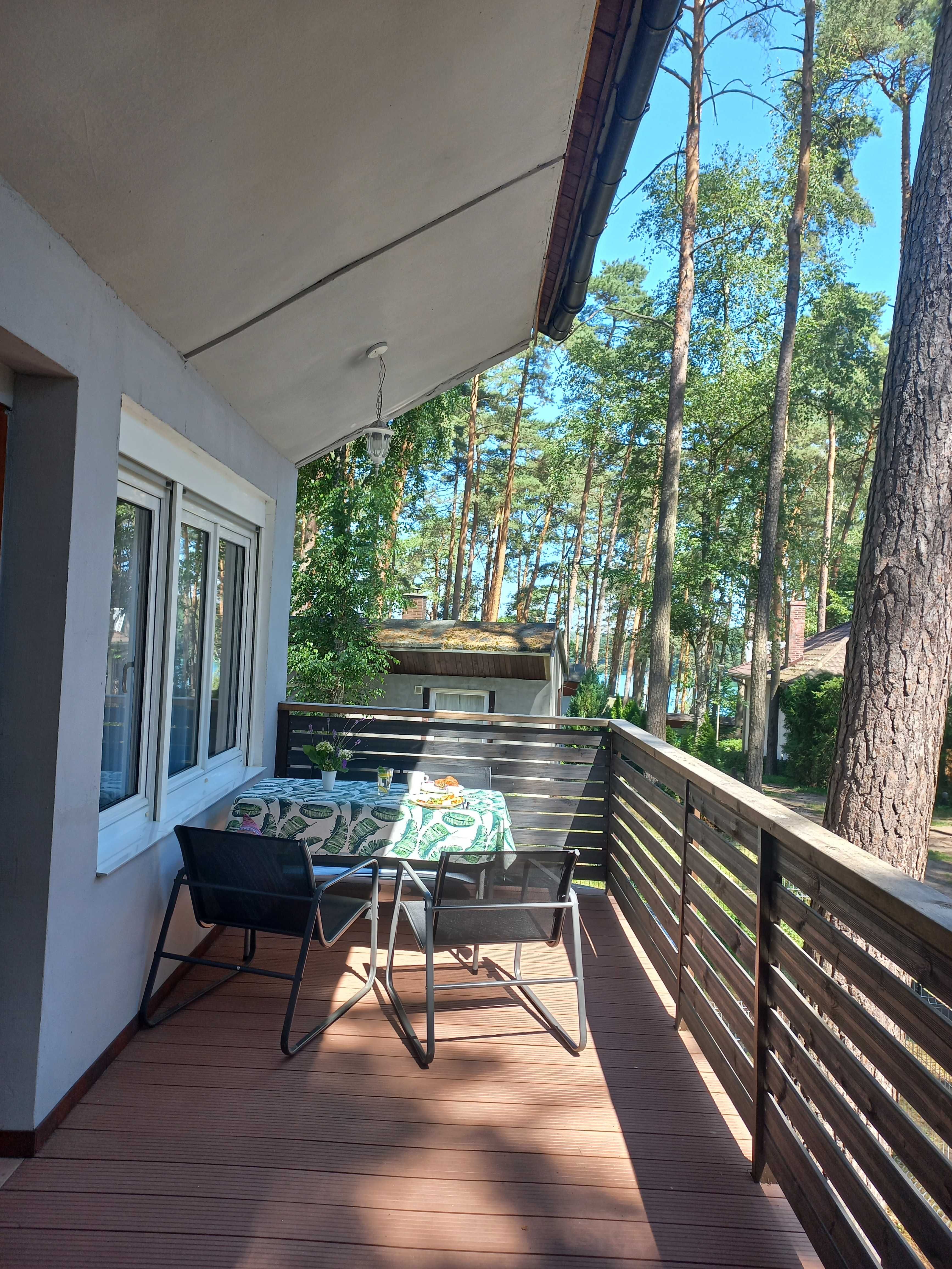 Domek w lesie   nad  jeziorem Lipie -Długie -2 osobne apartamenty
