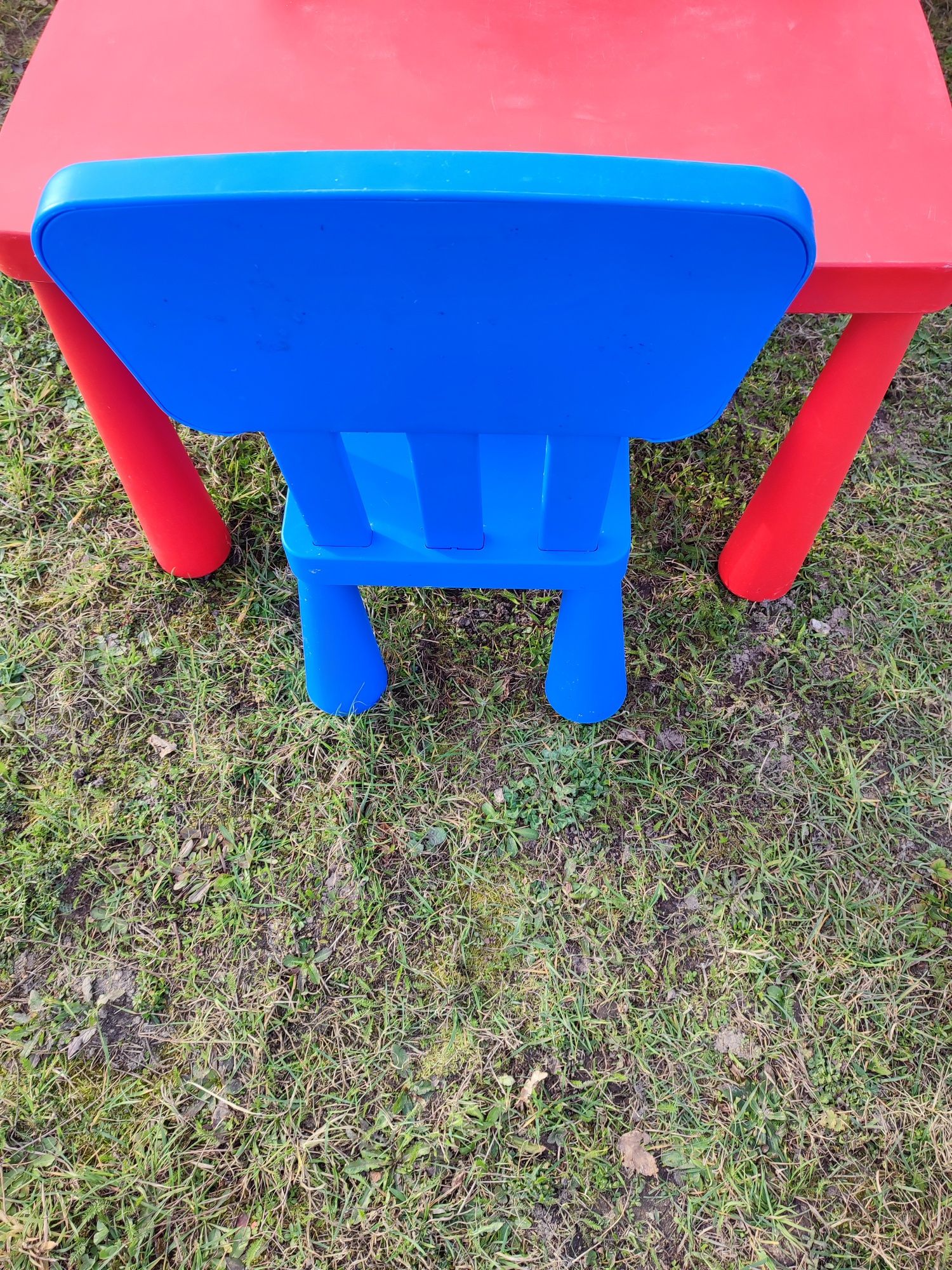 Zestaw Ikea mamut stolik i dwa krzesełka