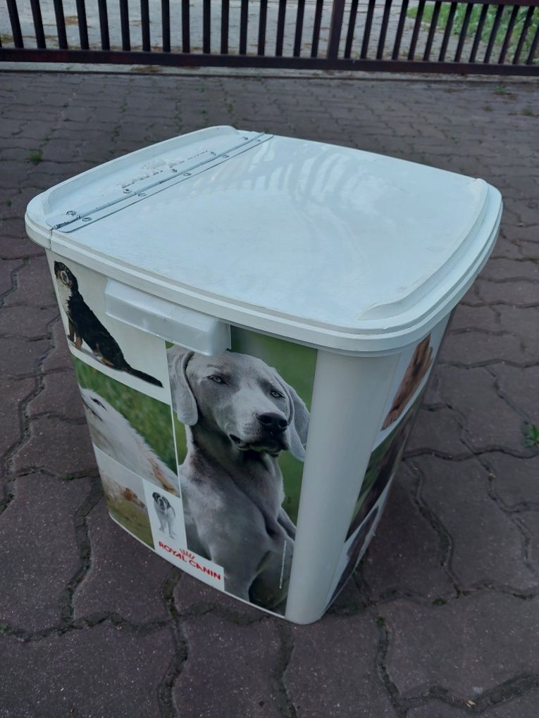 Pojemnik na karmę suchą Royal Canin 42L (15kg) , 38x38x42 cm
Myśmy