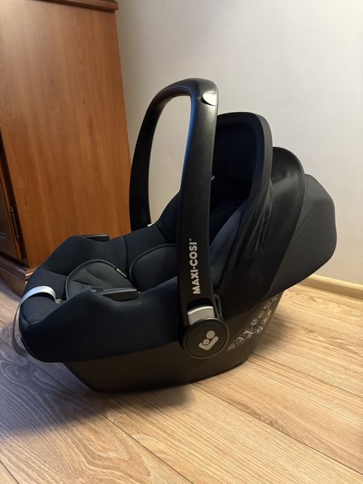 Fotelik Maxi Cosi  CabrioFix i-Size 70-75 cm max 12 kg