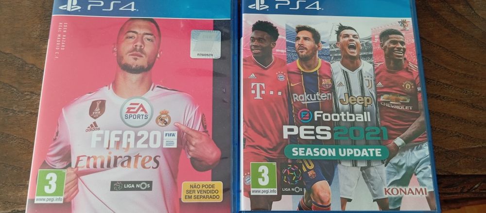 Ps4 com dois comandos e jogos