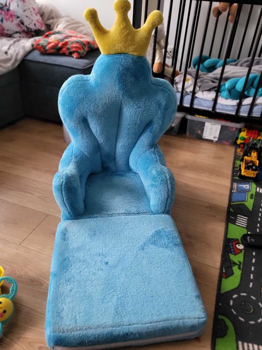 Fotel rozkładany dla chłopca, tron z koroną