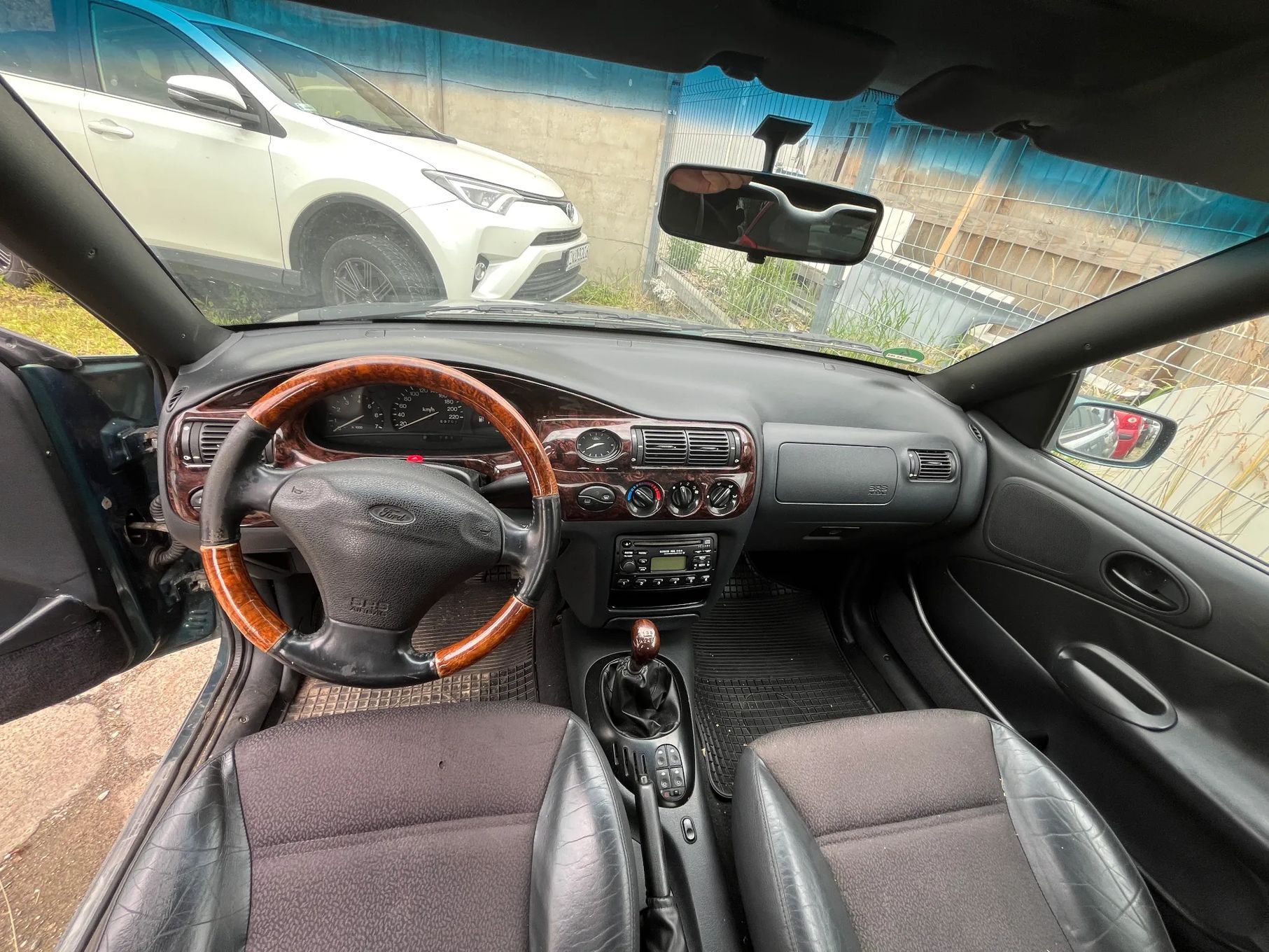 Ford Escort Pierwszy właściciel w kraju, zadbany, nowy akumulator, nowe opony