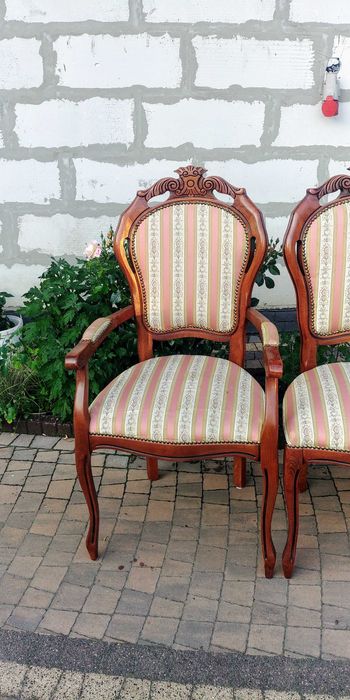 Stół +sześć krzeseł w stylu barokowym