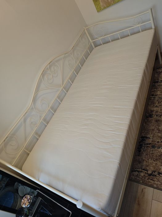 Sprzedam łóżko młodzieżowe 90/200 cm