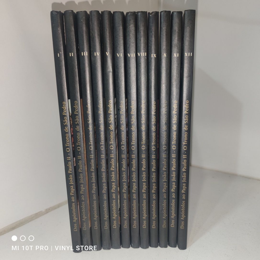 LIVRO - Dos Apóstolos ao Papa João Paulo II  (12 vol) REF-SD