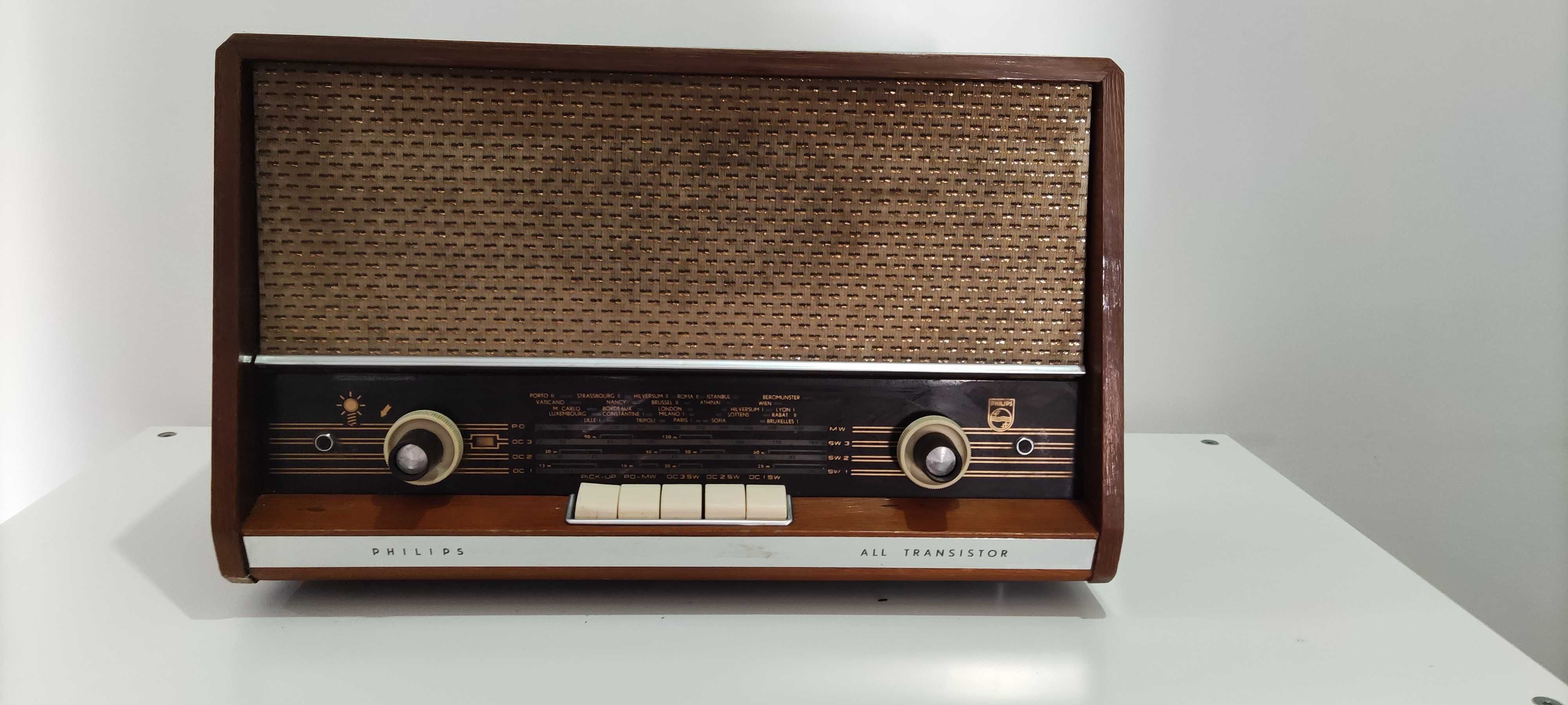 Vintage _ Rádio Philips com 80 anos