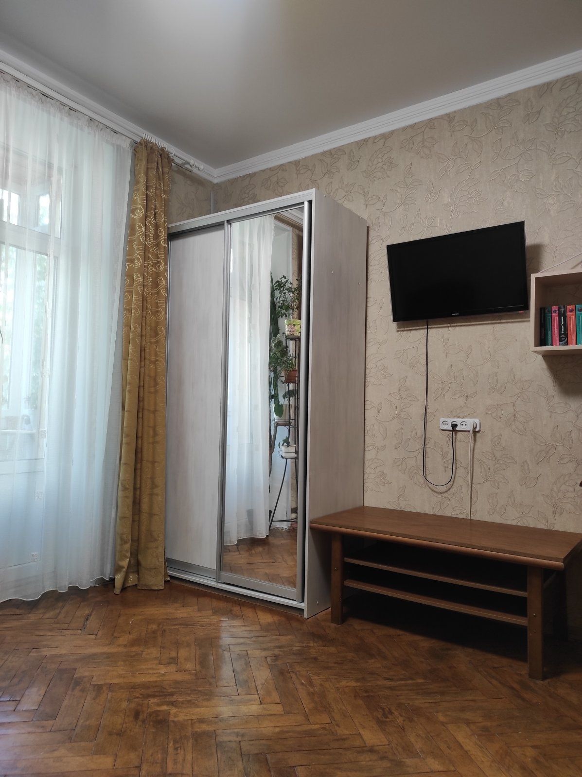 2 кімн.  Квартира подобово.  Севастопольська площа