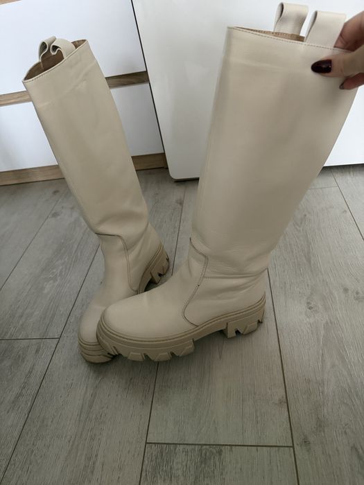 Продаю осенние сапоги