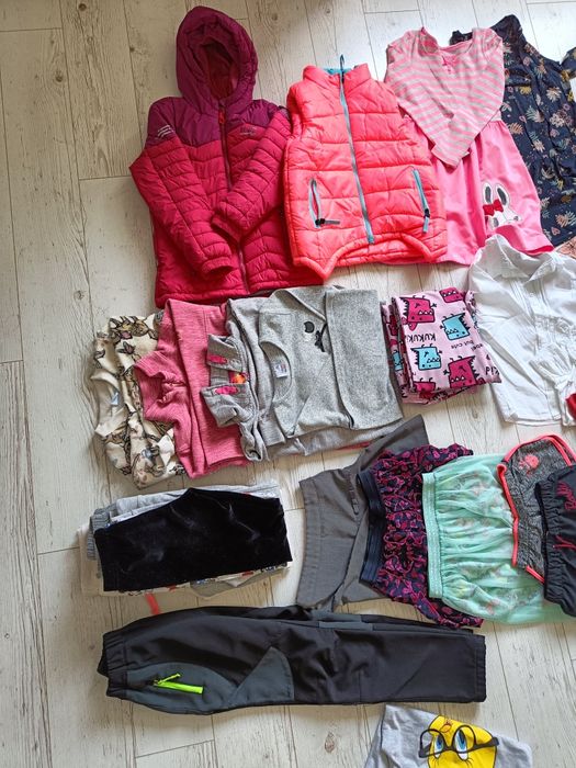 Paka ubrań dla dziewczynki 128/134