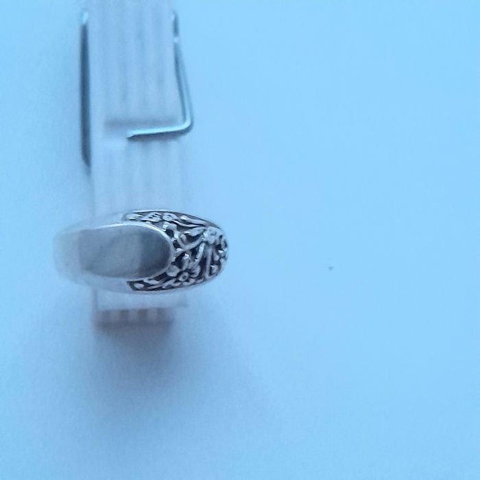 Срібне кольцо, розмір 18, стан ідеальний.