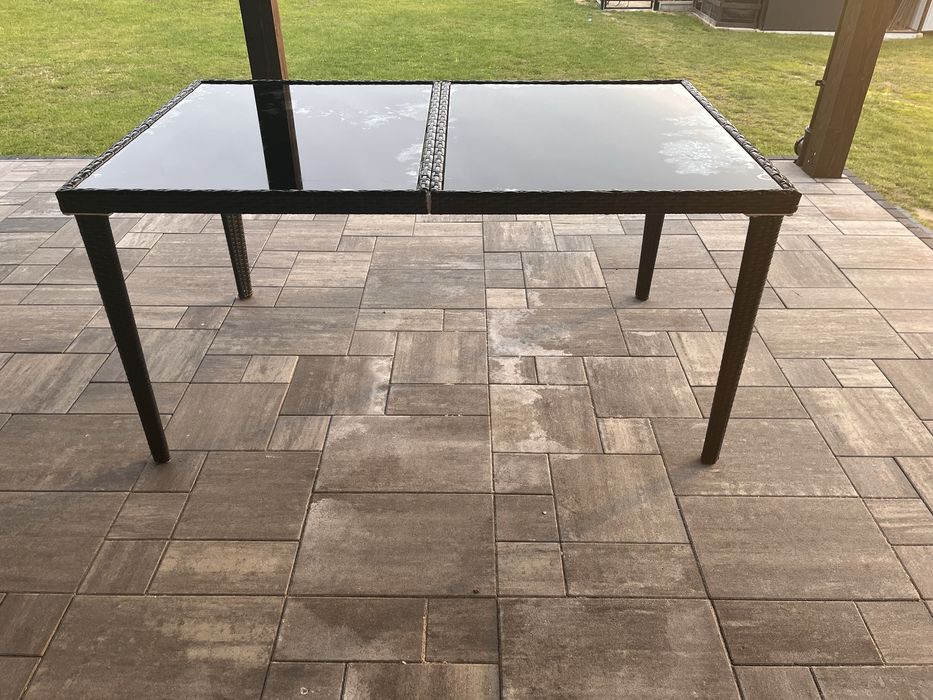 Sprzedam stół ogrodowy