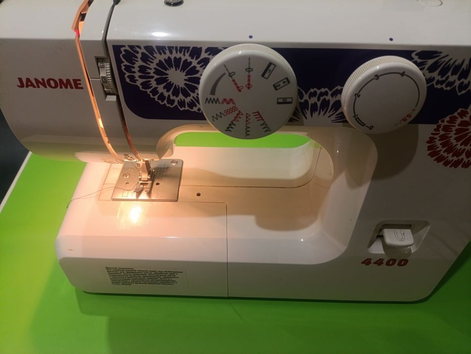 Швейная машинка janome