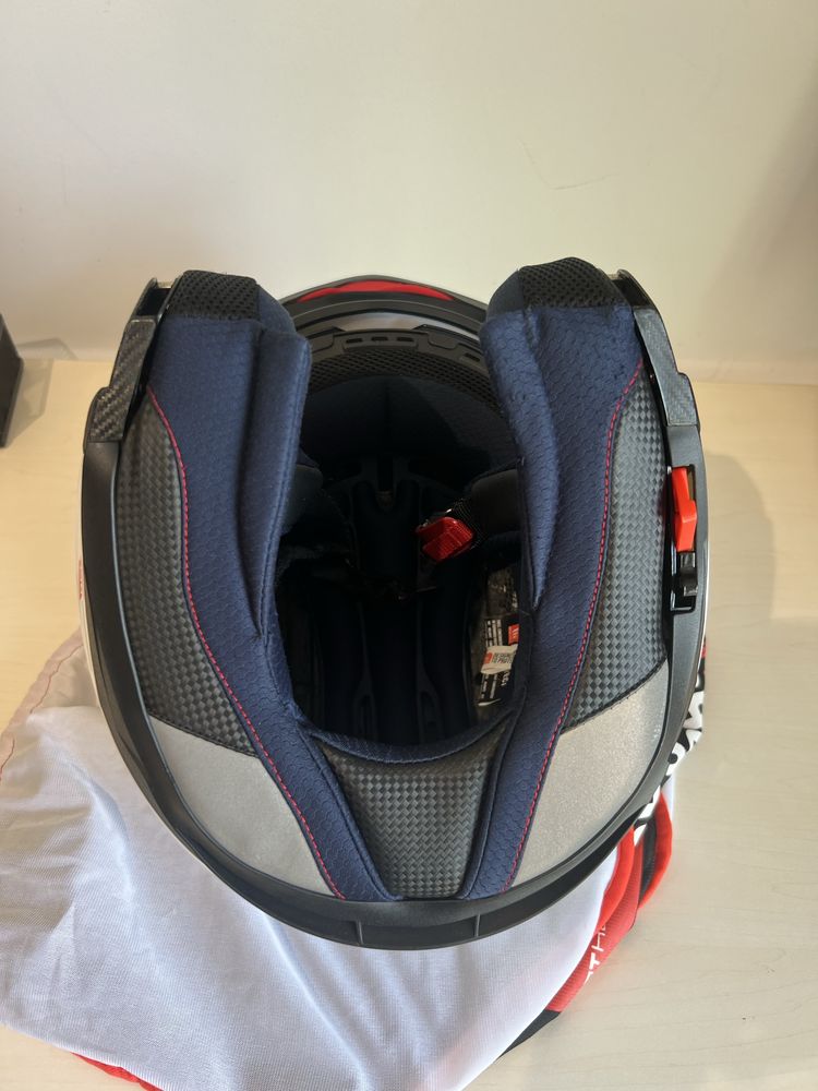 Capacete modular em excelente estado
