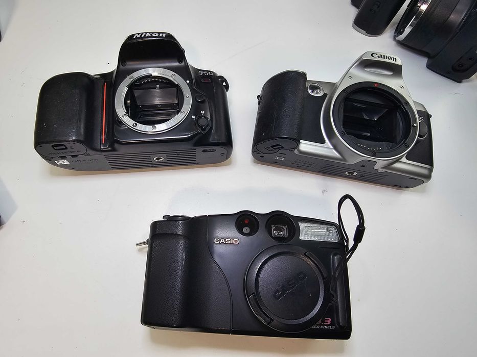 #1 Лот із 3 фотоапартів Nikon F50 CASIO Canon EOS 500N