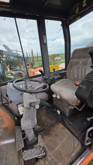 Koparka kołowa Hitachi FH85W Compact line, Koparka 9 t