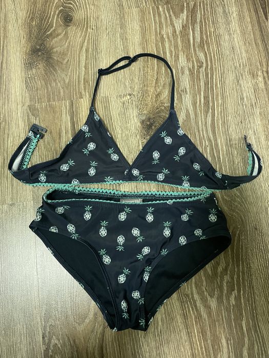 Купальник для дівчини 8-9 років.