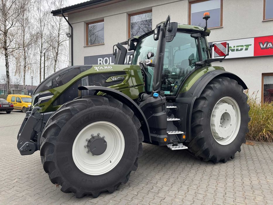 Ciągnik rolniczy Valtra Q305