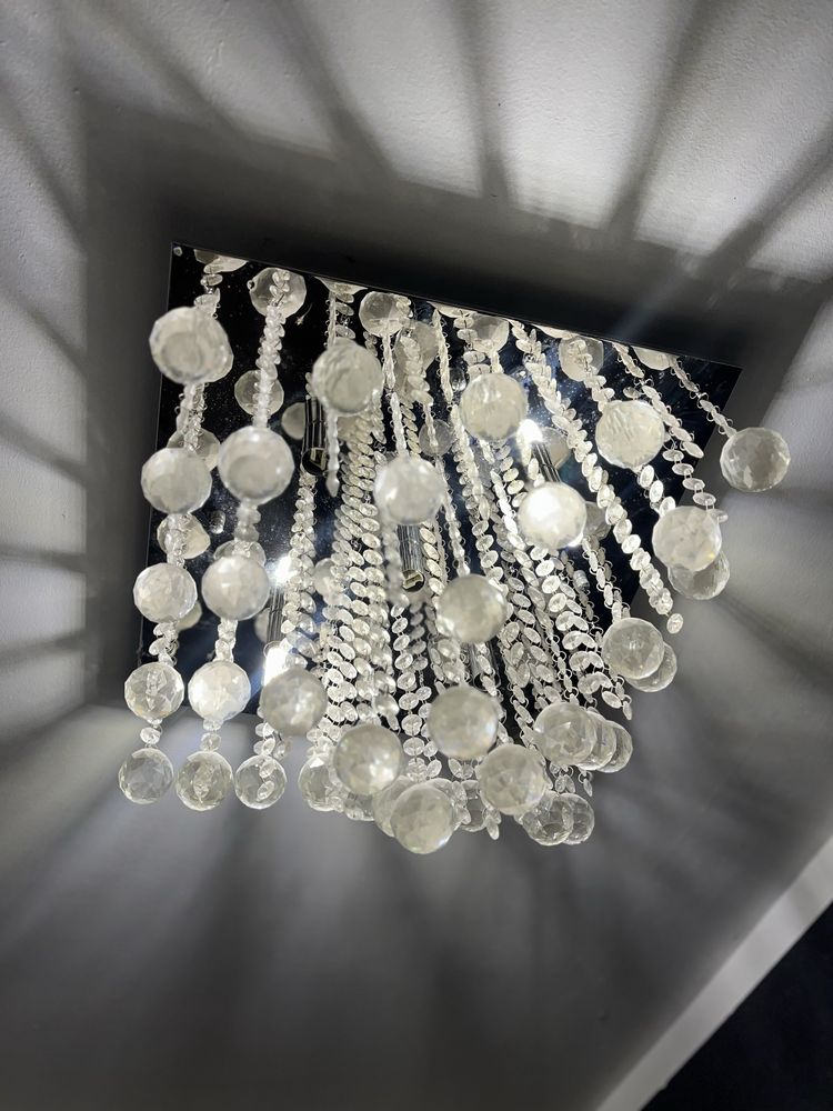 Lampa z krysztalkami glamour